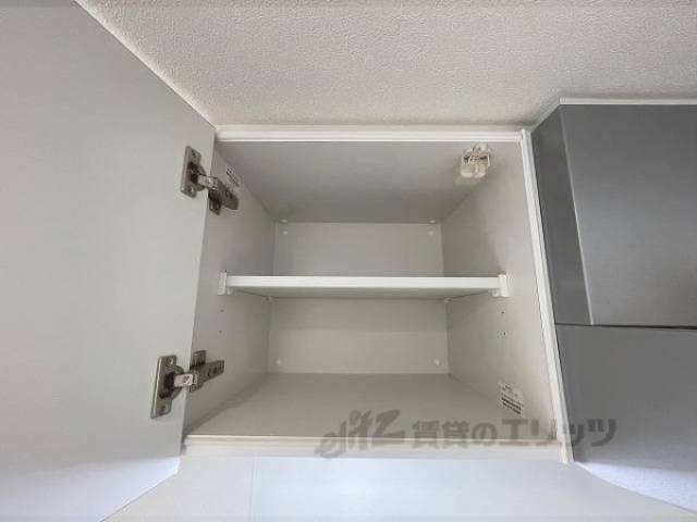 キッチン　収納棚