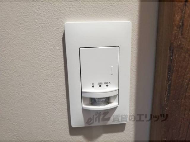 玄関　照明スイッチ