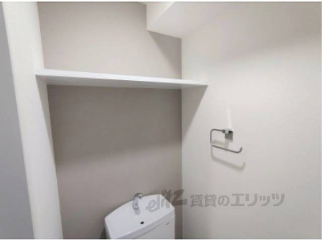 トイレ　収納上部