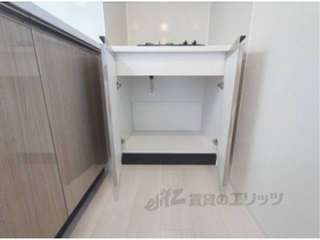 キッチン　収納下部