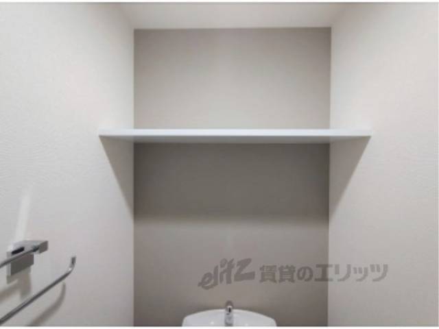 トイレ　収納上部