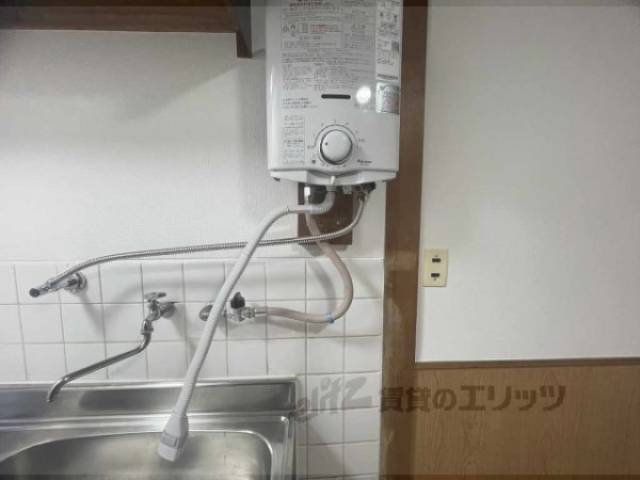 キッチン　給湯器