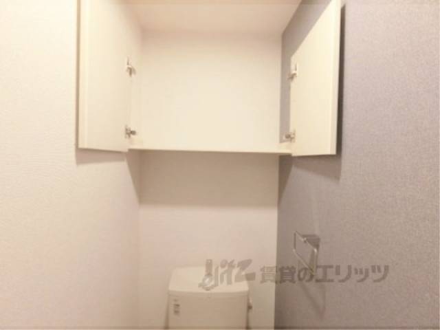 トイレ　上部棚