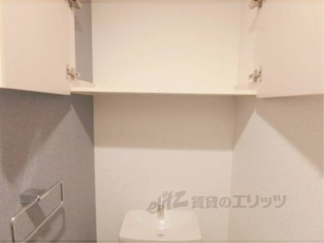 トイレ　上部棚