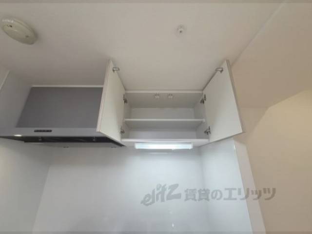 キッチン　上部収納