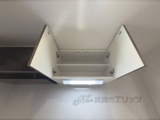 キッチン　上部収納