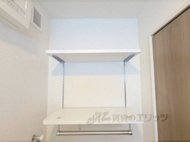 洗濯機置場　洗濯機置場上棚