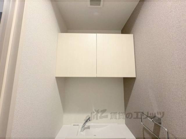 トイレ　トイレ上収納