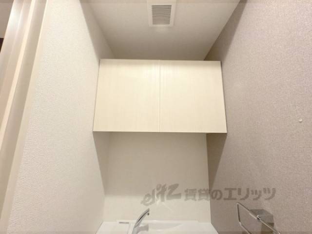 トイレ　トイレ上収納
