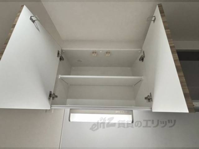 キッチン　上部収納