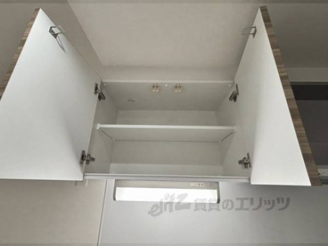 キッチン　上部収納