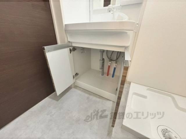 洗面所　下部収納