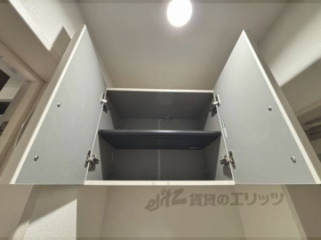 下駄箱　上部収納