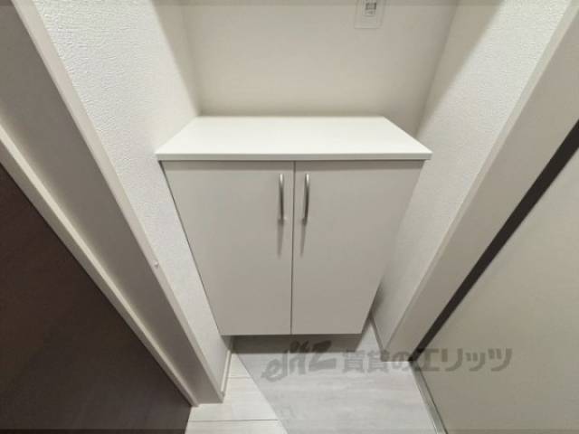 下駄箱　下部収納