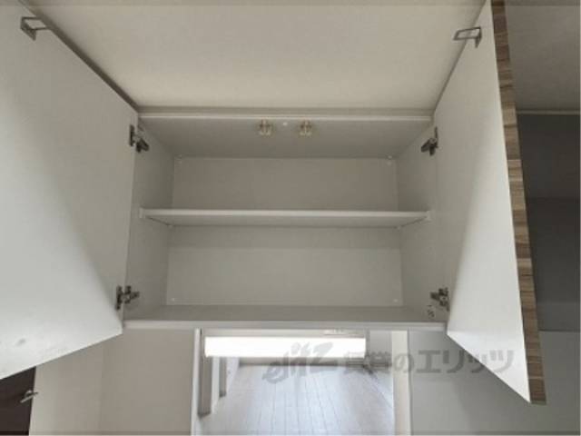 キッチン　上部収納