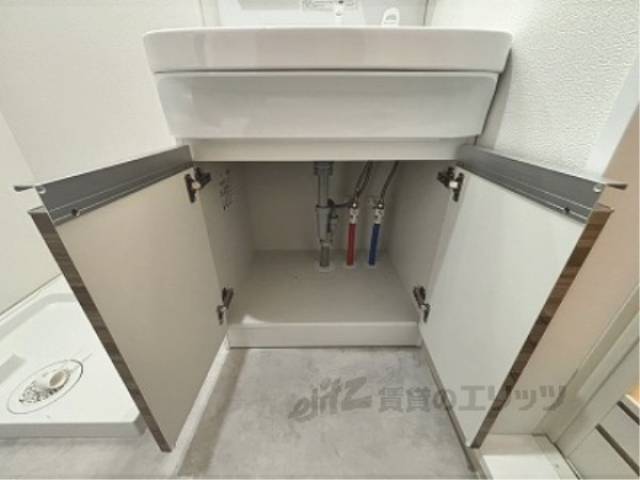 洗面所　下部収納