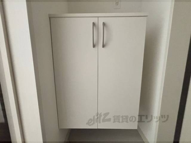 下駄箱　上部収納