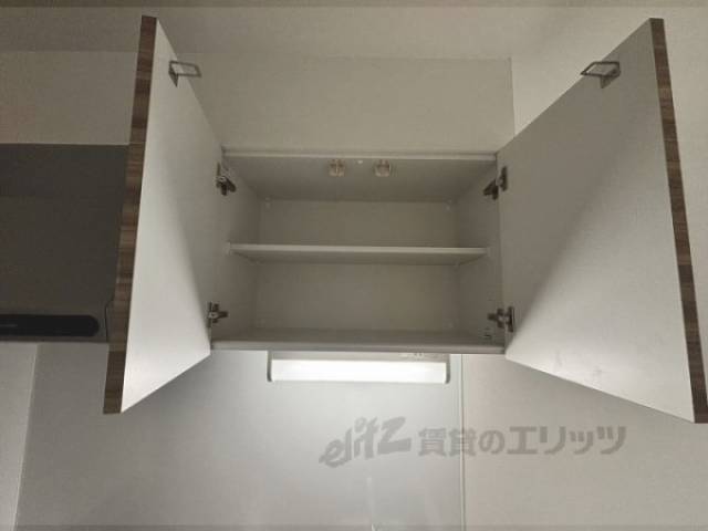 キッチン　上部収納