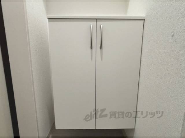 下駄箱　下部収納