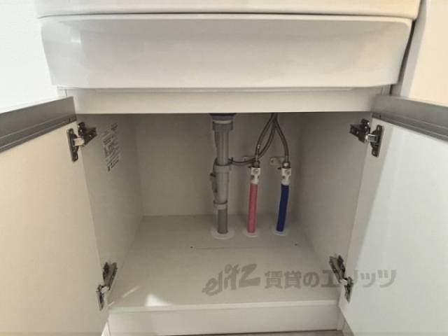 洗面所　下部収納