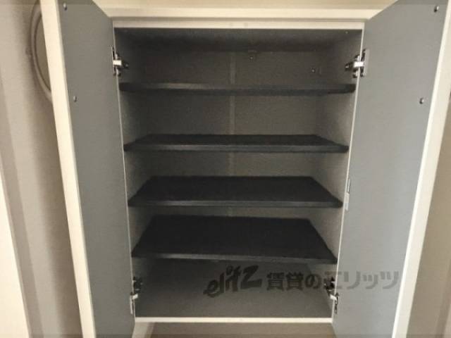 下駄箱　下部収納