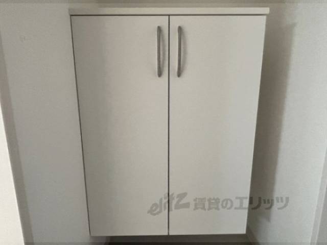 下駄箱　下部収納