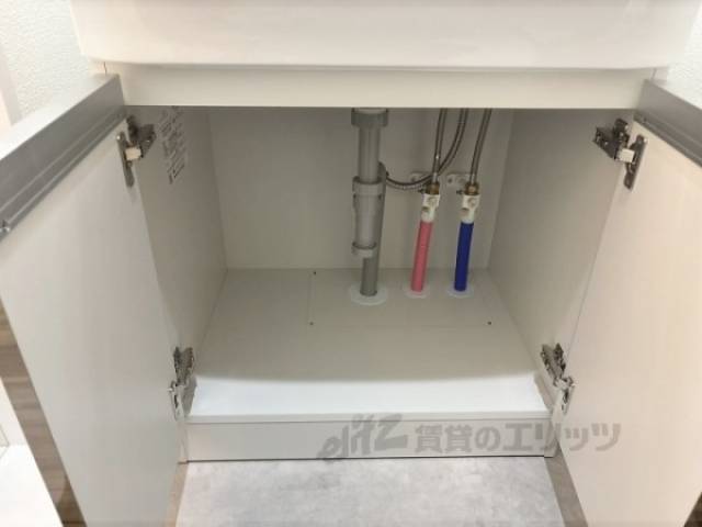 洗面所　下部収納