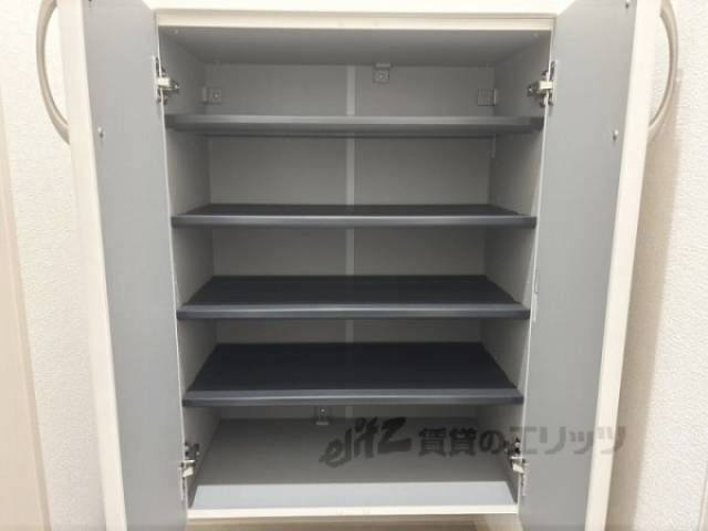 下駄箱　下部収納