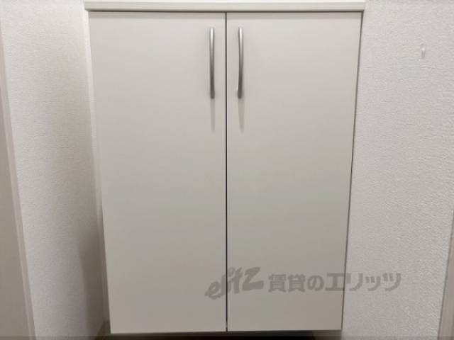 下駄箱　下部収納