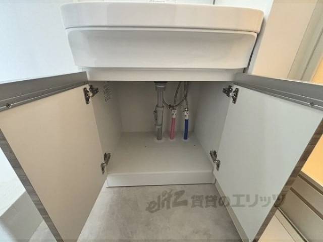 洗面所　下部収納