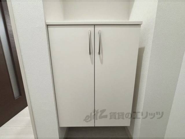 下駄箱　下部収納