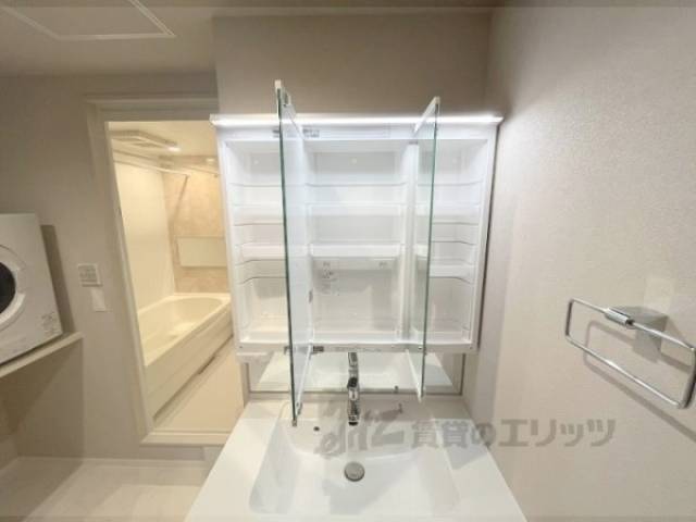 洗面所　上部収納