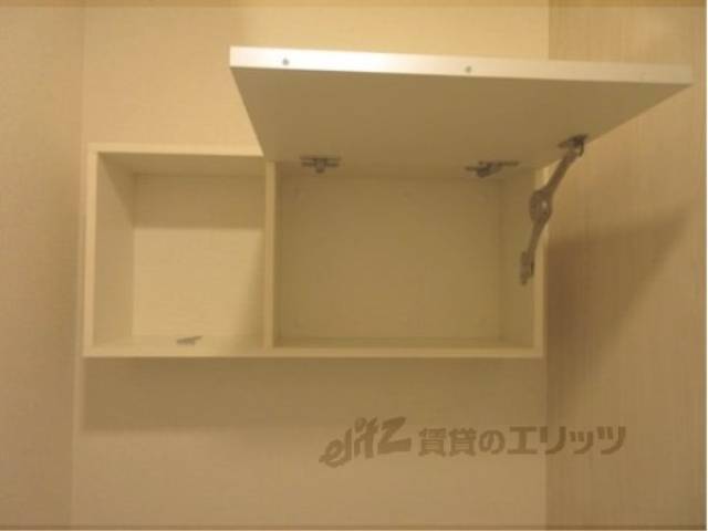 トイレ　トイレ上収納
