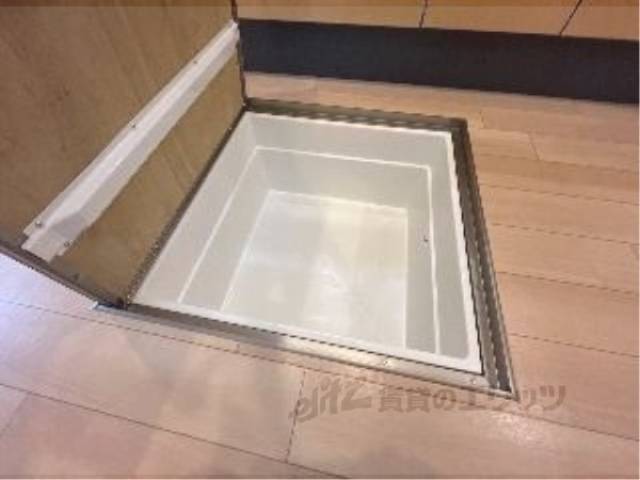 収納　床下収納