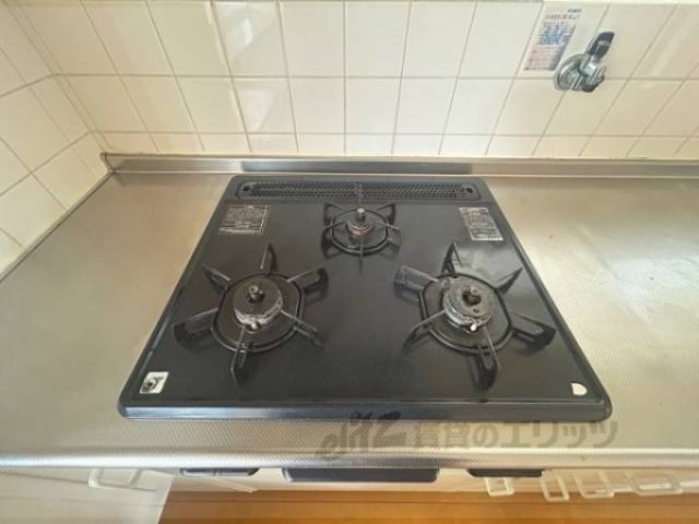 キッチン　ガス3口コンロ