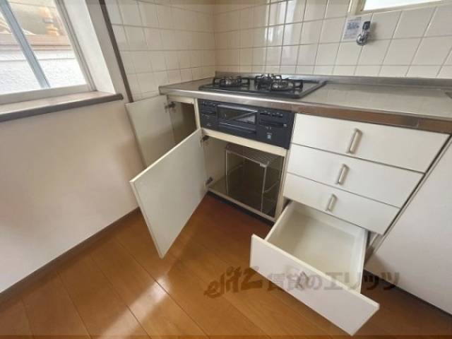 キッチン　キッチン下部収納