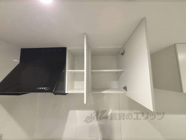 キッチン　上部収納