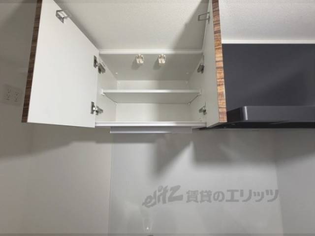 キッチン　上部収納