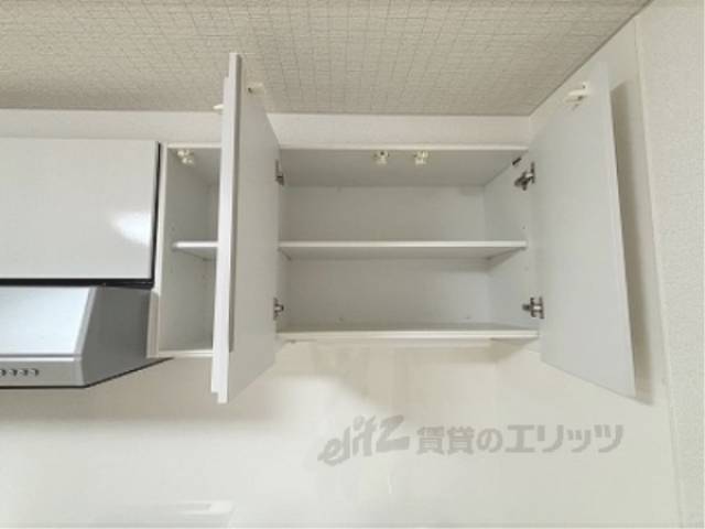 キッチン　上部収納
