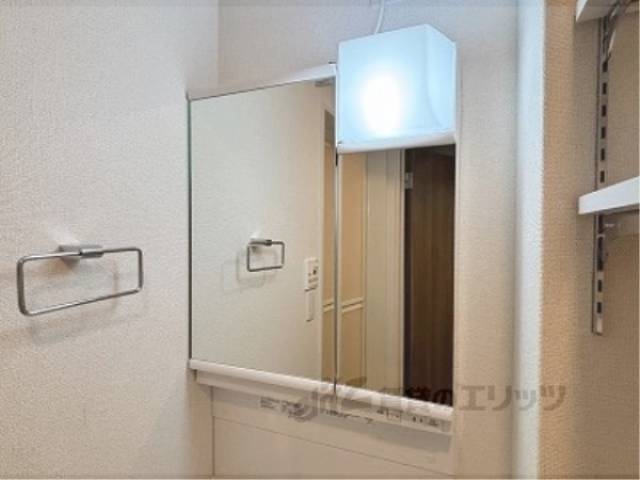 洗面所　上部収納