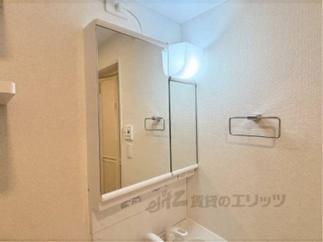 洗面所　上部収納