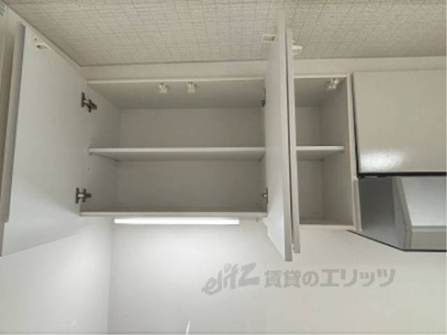 キッチン　上部収納