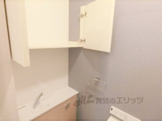 トイレ　上部棚