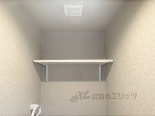 トイレ　上部棚