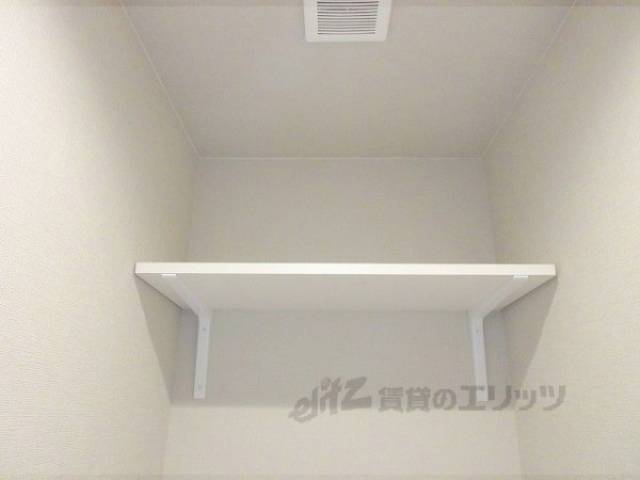 トイレ　上部棚