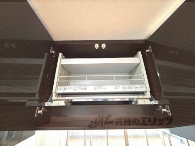 キッチン　上部収納