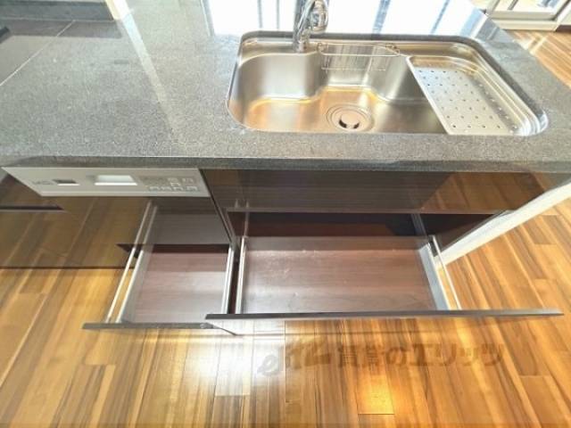 キッチン　下部収納