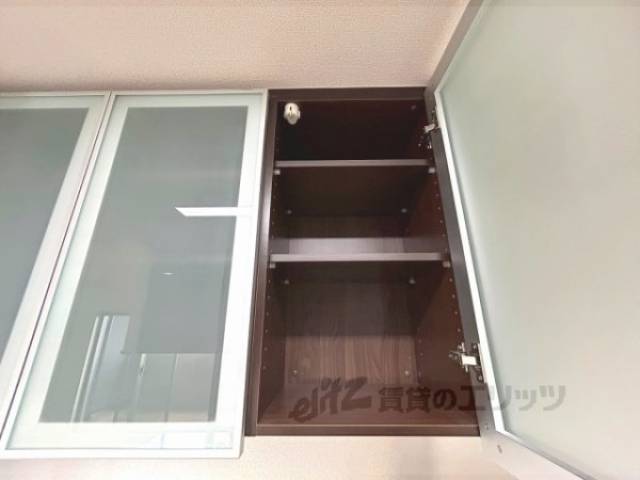 キッチン　食器棚