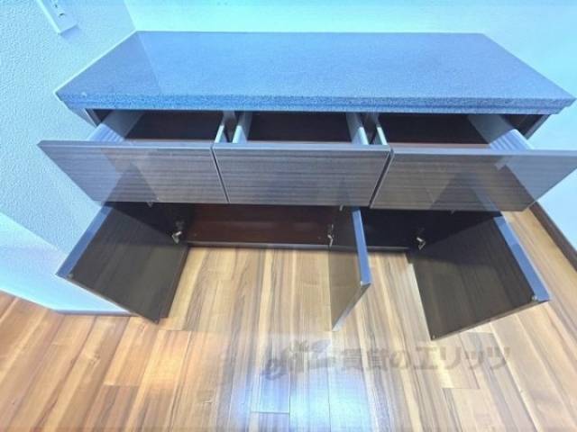 キッチン　食器棚