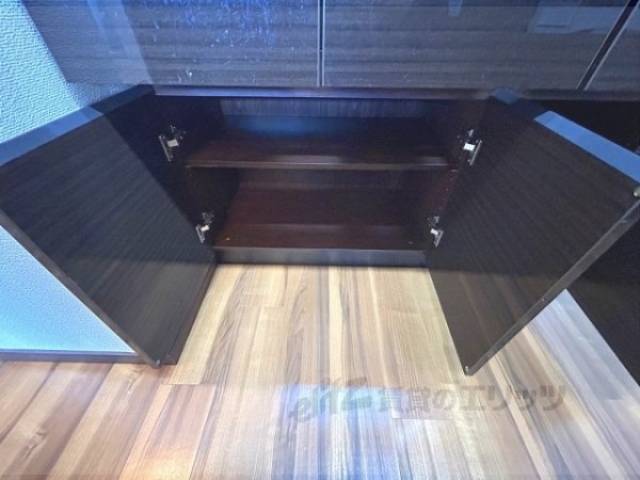 キッチン　食器棚